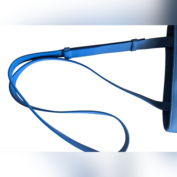 Bottega Veneta Intrecciato Leather Messenger Bag With COA Authentication - Picture 7 of 16